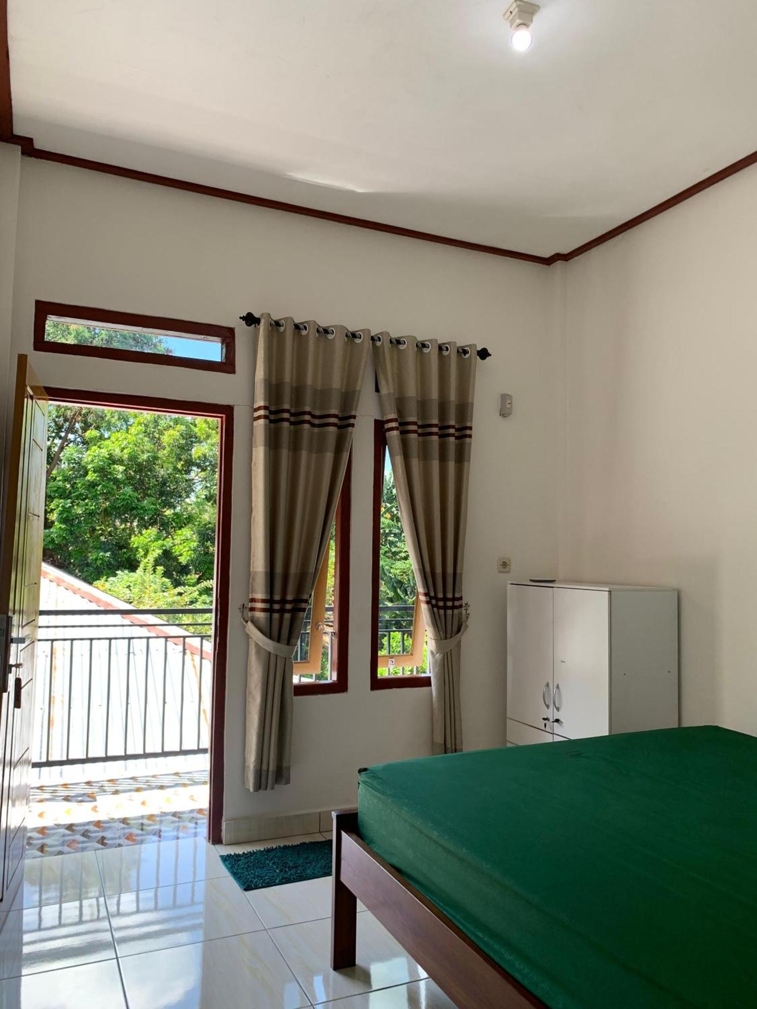 Bertus Guesthouse Labuan Bajo Εξωτερικό φωτογραφία